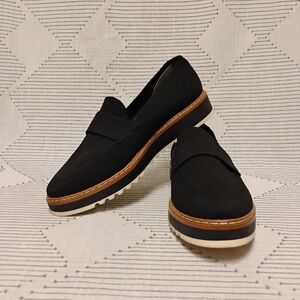 Me Too Barrett Black Loafers with White Soles Small Platform Women's Size 7.5